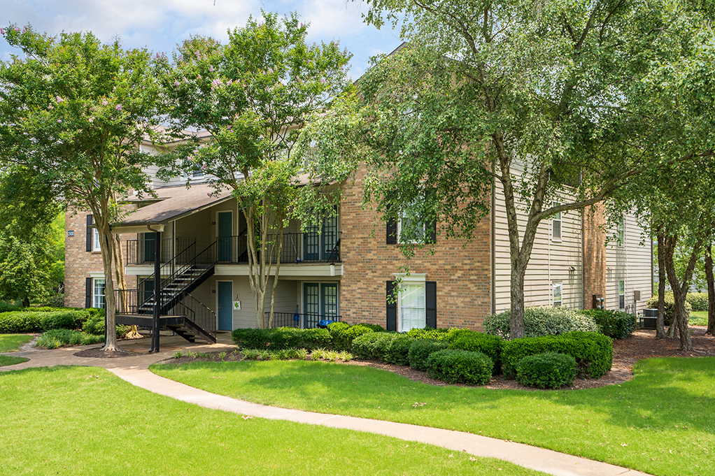 Walkway leading to Building 2100