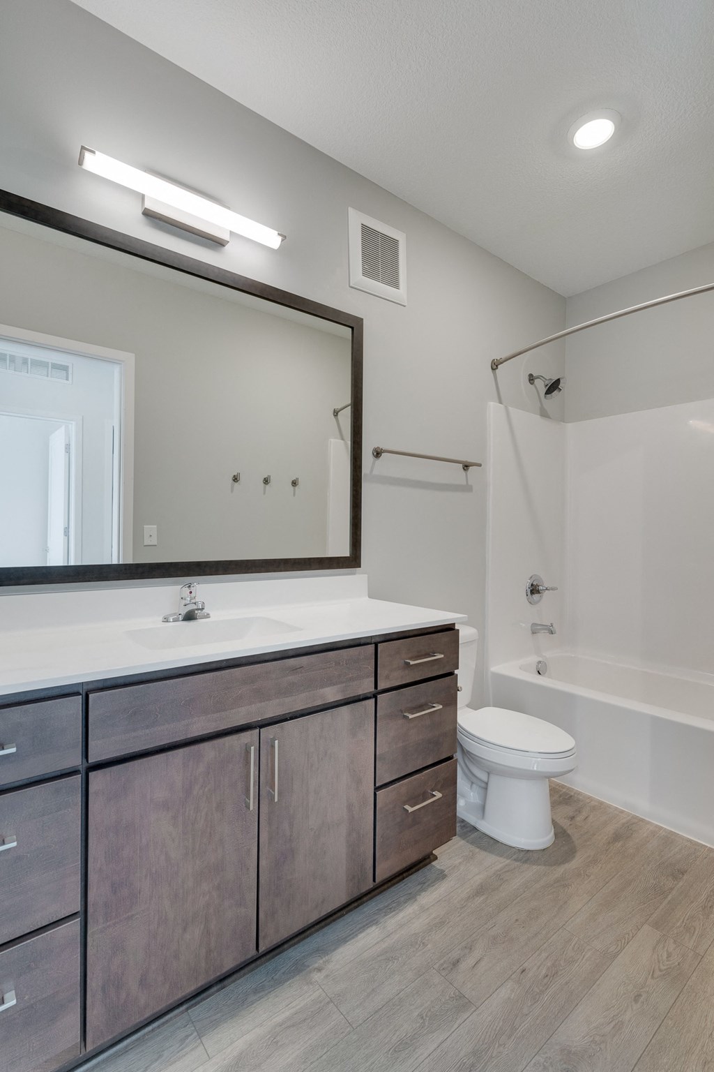 Bathroom with Modern Finishes