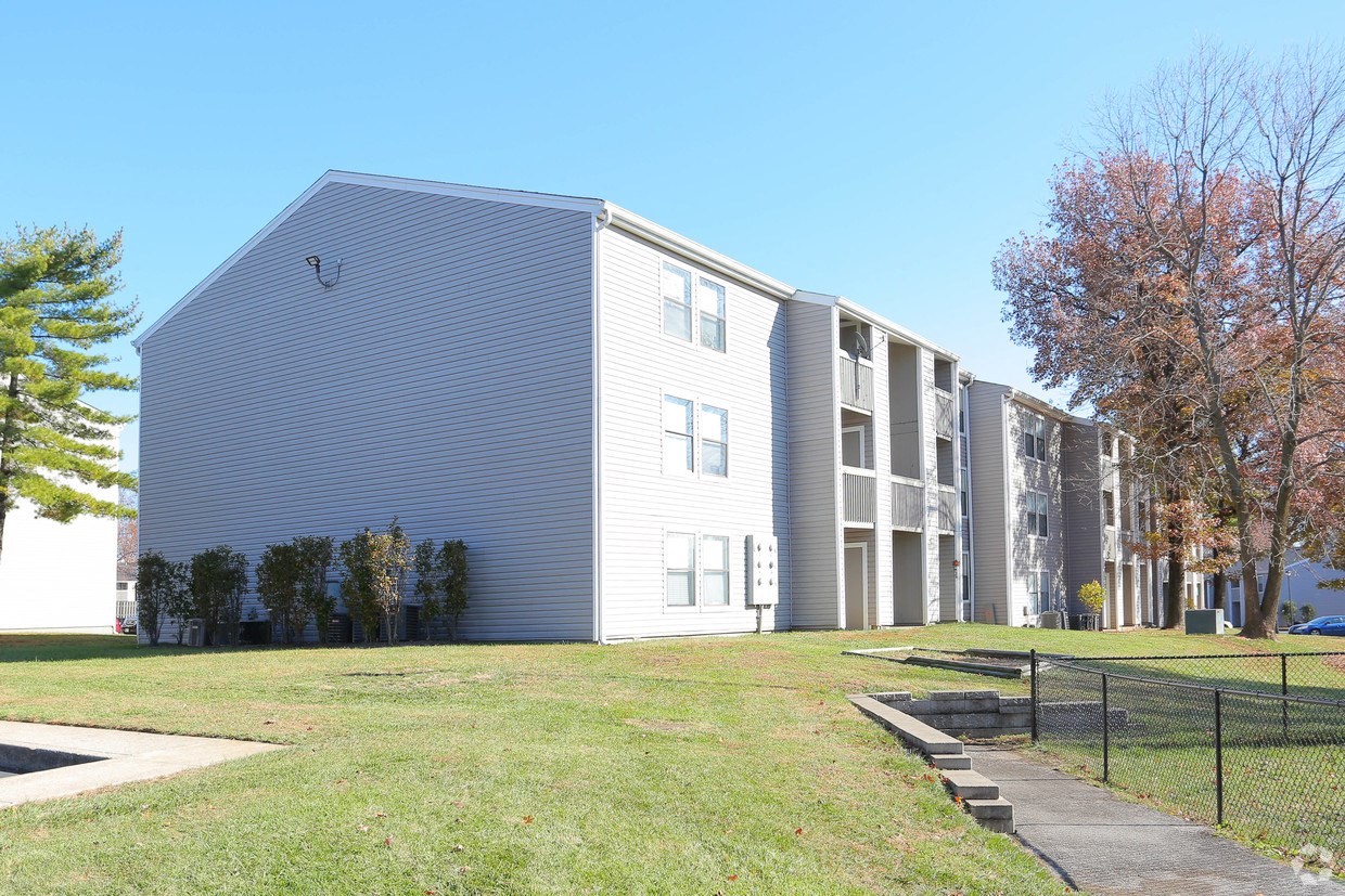 The Finn Apartments, 5370 Knoll Creek Drive, Hazelwood, MO RENTCafé