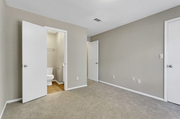 Bedroom with Bathroom Access - Photo Gallery 28