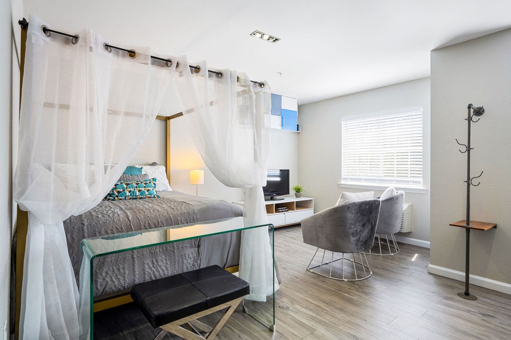 spacious seating area at Nextloft Apartments, Bluffton, SC 29910