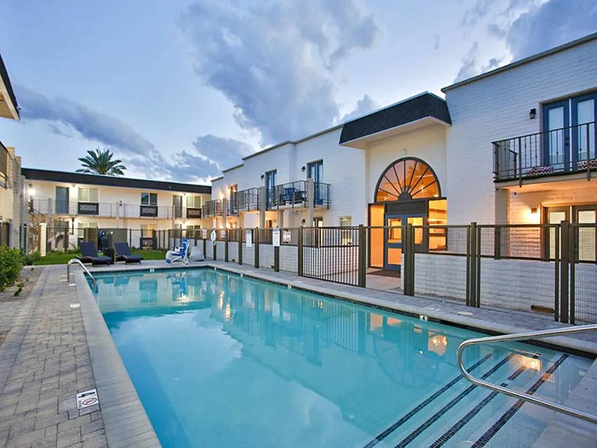 Apartment building swimming pool at Arcadia Gardens in Phoenix, AZ - Photo Gallery 1
