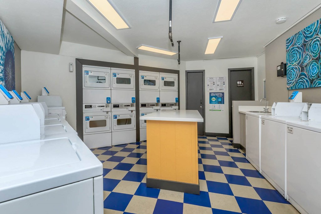 On-site apartment laundry facility at East Phoenix apartment building Ascent 1829