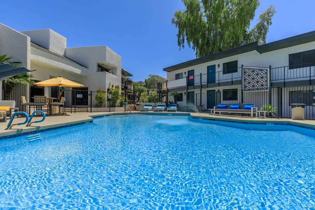Apartment building swimming pool area at Ascent 1829 in East Phoenix AZ