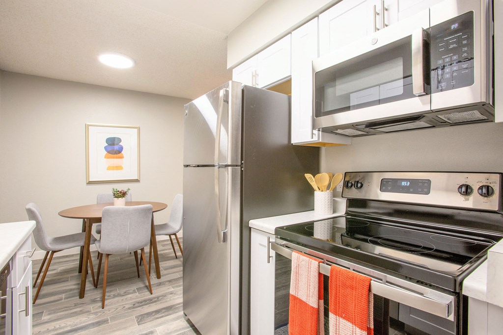 Kitchen And Dining at Ascent on Pantano, Tucson, 85710