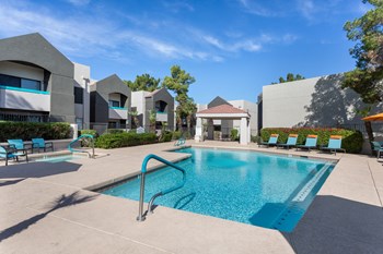 Paseo 51 apartment swimming pool in Glendale, AZ. - Photo Gallery 3