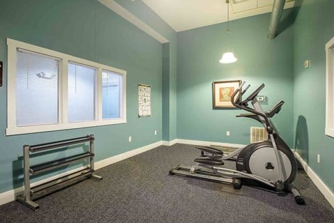 Fitness center at Kemper Lofts Apartments, Lynchburg, VA, 24501