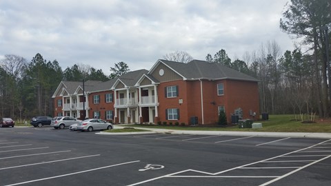 Building Exterior at Iron Bridge Rd Apts VA LLC, Chester, VA