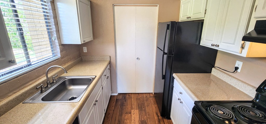 1x1 Brown Upgrade Kitchen at Mission Palms Apartment Homes in Tucson AZ