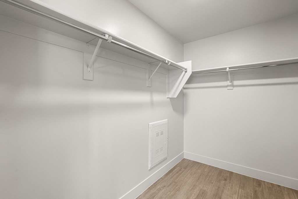 Closet at SECOND AVE COMMONS | BRAND-NEW, Arizona