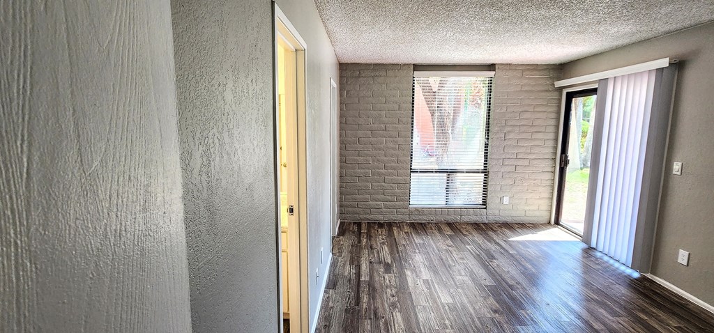 2x2 Downstairs Bryten Upgrade Main Bedroom at Mission Palms Apartment Homes in Tucson AZ