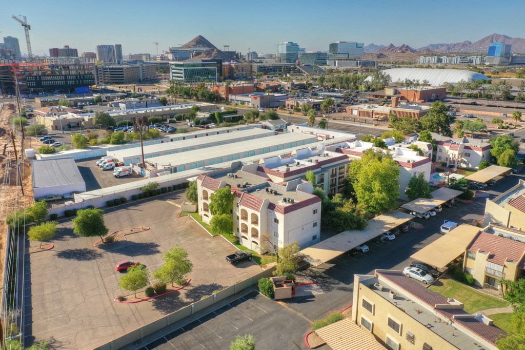 Aerial view at University Park Apartments in Tempe AZ Nov 2020 (5)