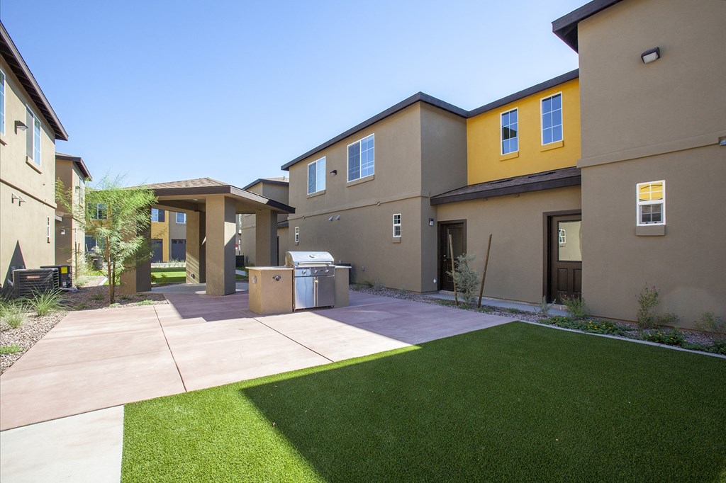 BBQ Grill Area at San Mateo Townhomes in Phoenix Arizona July 2021