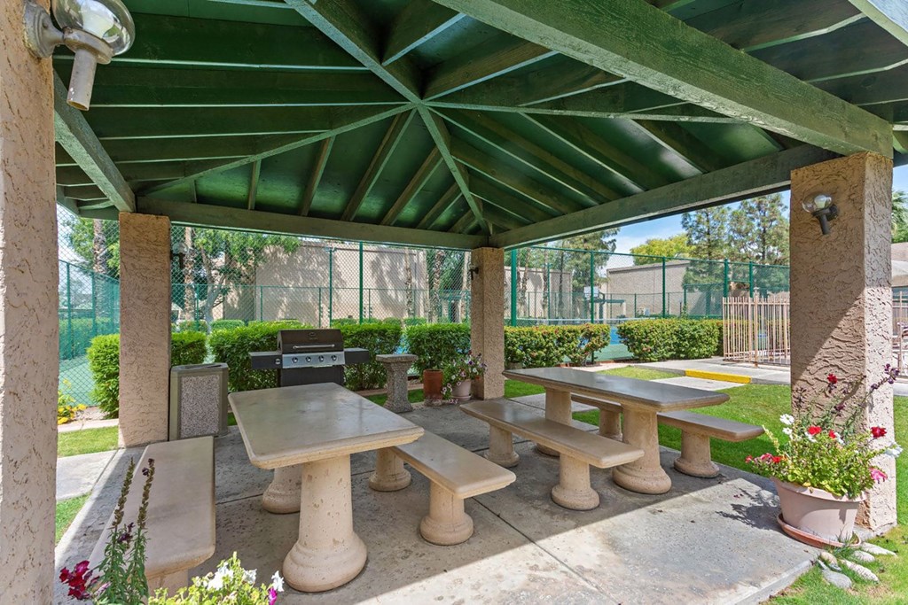 BBQ Picnic Area at Shorebird Apartments in Mesa Arizona