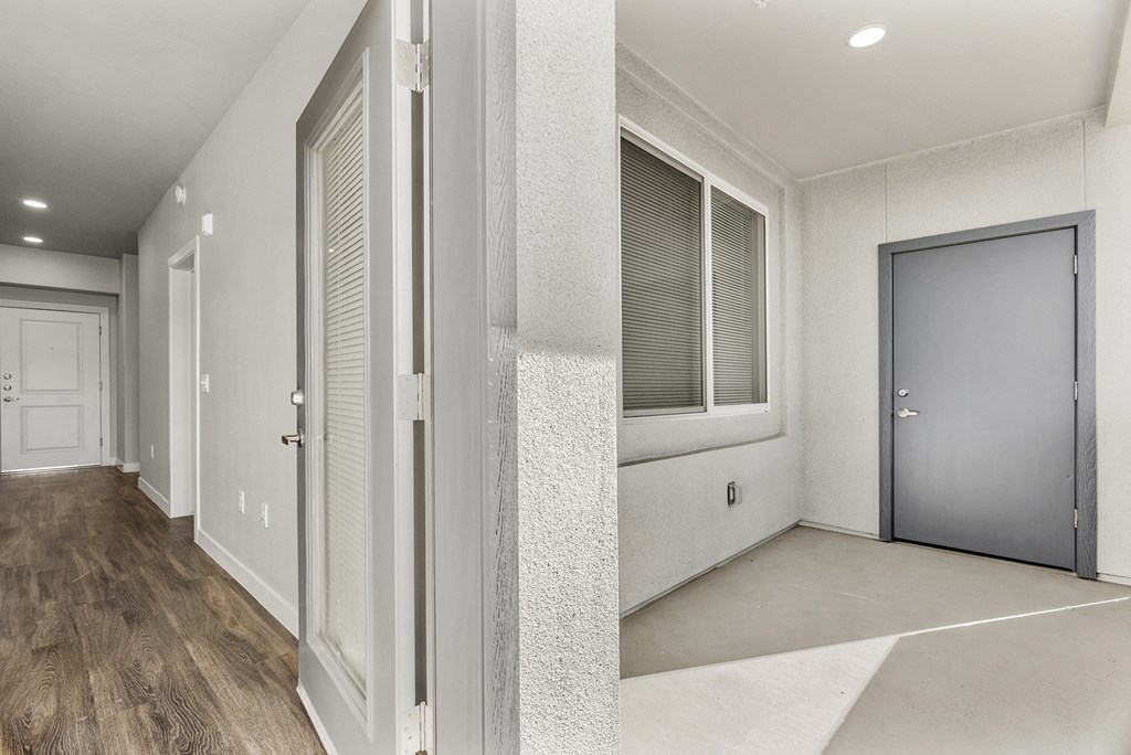 Balcony at V on Broadway Apartments in Tempe AZ November 2020