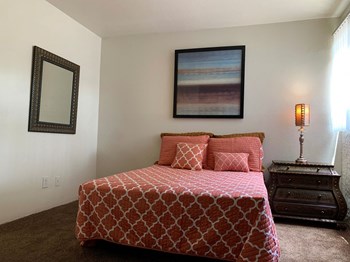 Bedroom at Biltmore on the Lake in Phoenix AZ - Photo Gallery 6
