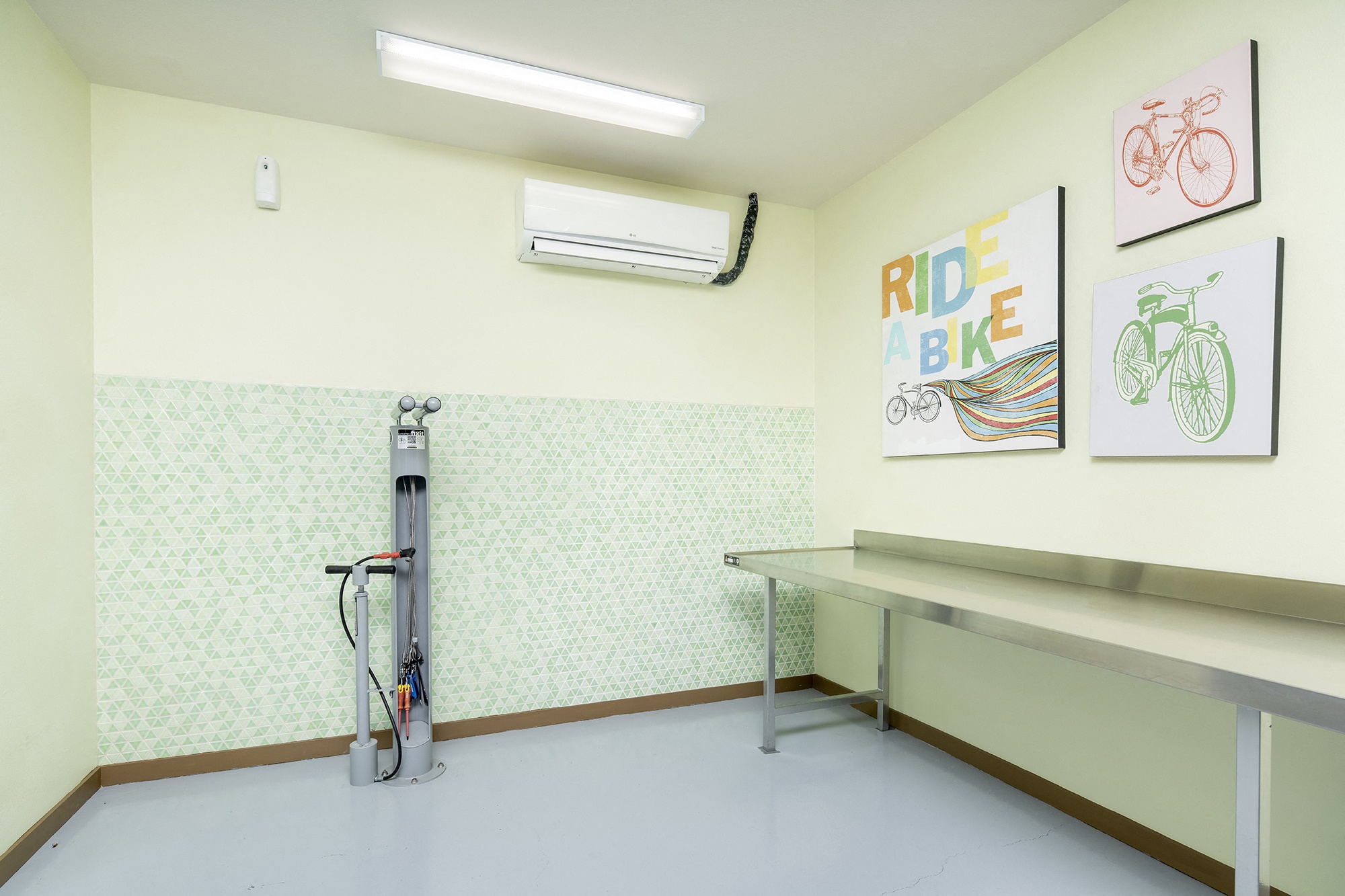 Tempo At McClintock Station