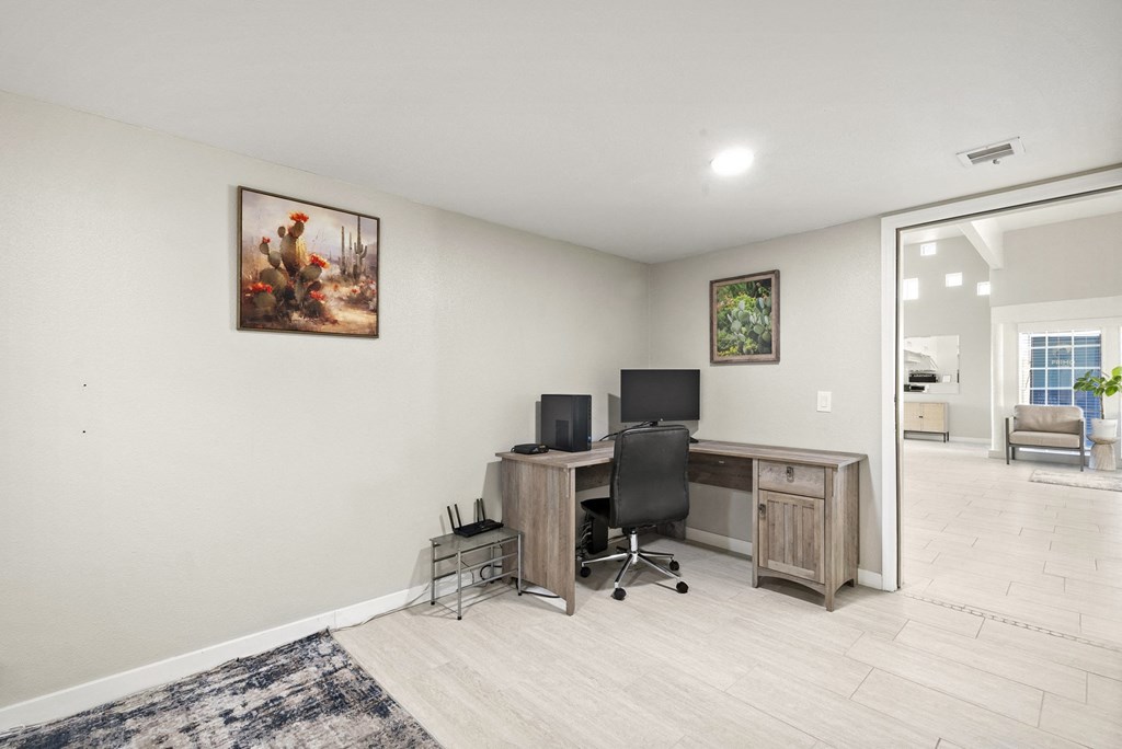 Business Center Silver Cliffs Apartments in Bullhead City