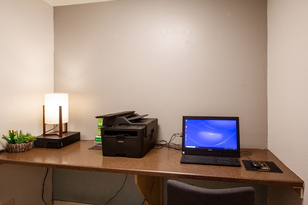 Business Center at Whispering Sands Apartments in Albuquerque