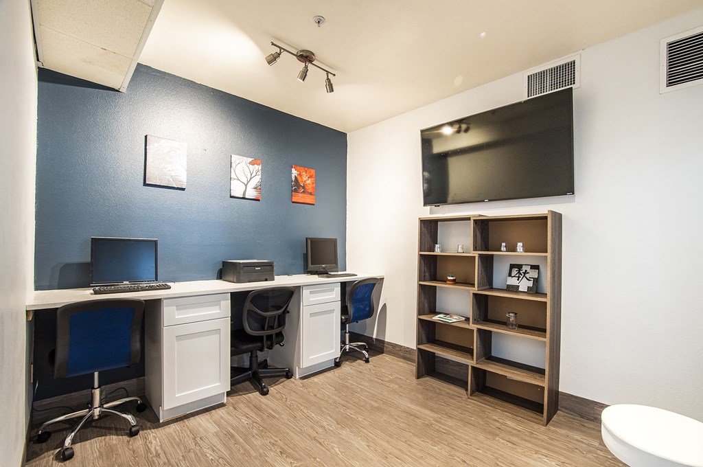 Business center at The Vistas Apartments