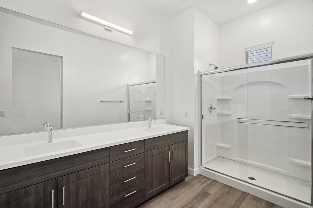 Catalina Main Bathroom at Bella Encanta Apartment Homes