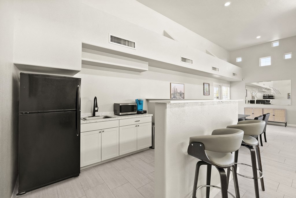 Clubhouse Silver Cliffs Apartments in Bullhead City Arizona