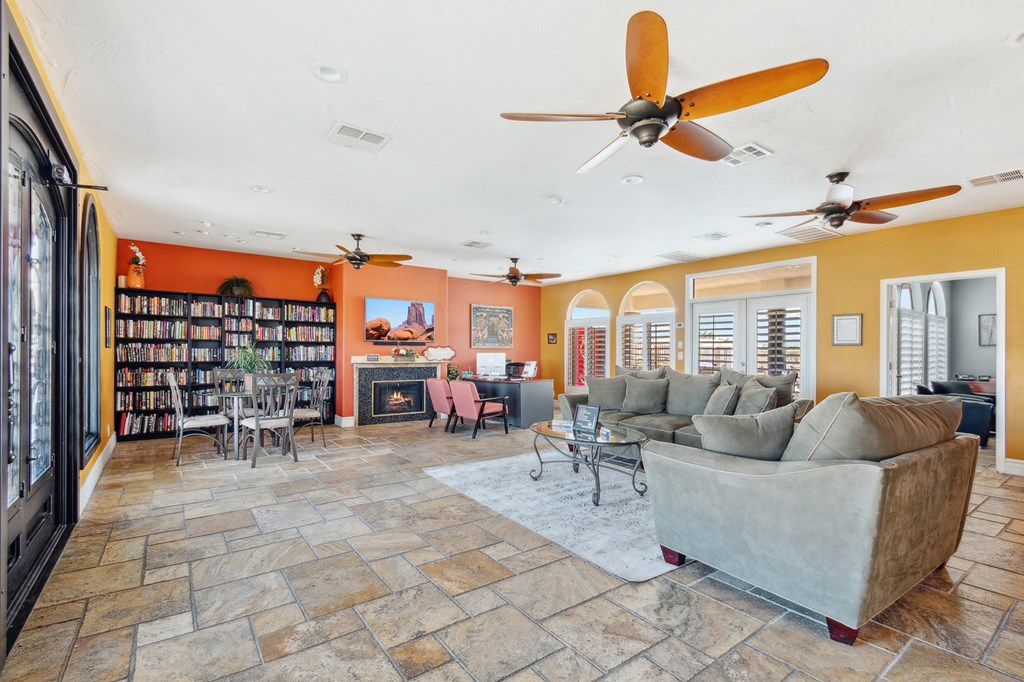 Clubhouse at Stone Ridge Apartments in Bullhead City
