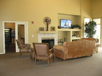 Clubhouse at Tanner Manor in Phoenix, AZ - Photo Gallery 6