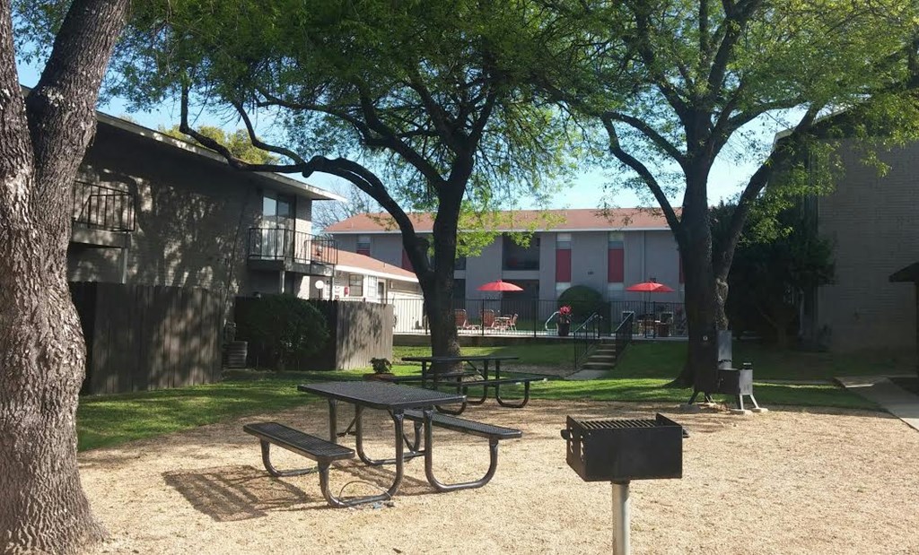 Community BBQ Area at Wellington Estates in San Antonio, TX