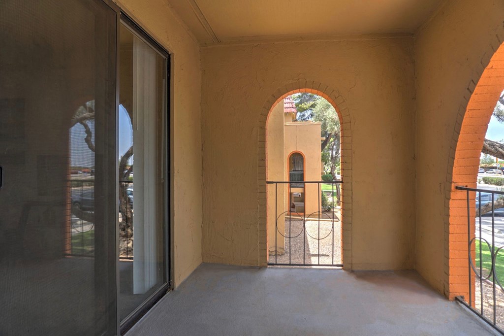 Community Balcony at The View At Catalina Apartments in Tucson, AZ