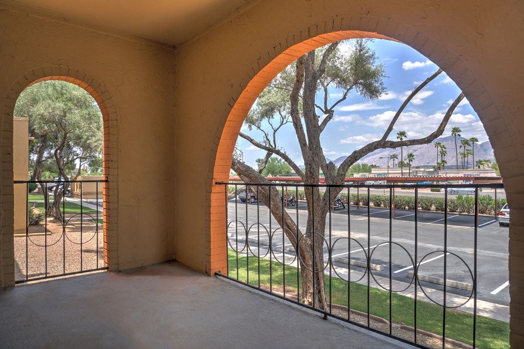 Community Balcony at The View At Catalina Apartments in Tucson, AZ