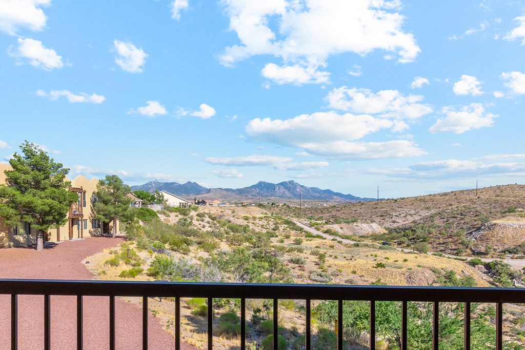 Community Mountain Views at Copper Ridge Apartments in Kingman Arizona