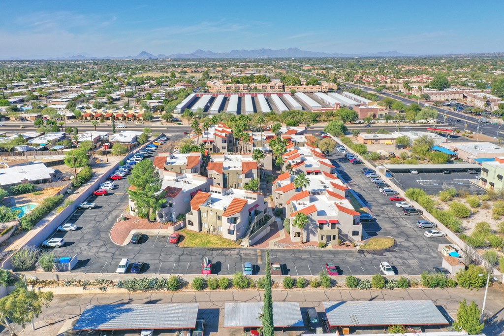 Community aerial view at Ten50 Apartments in Tucson AZ November 2020 (10)