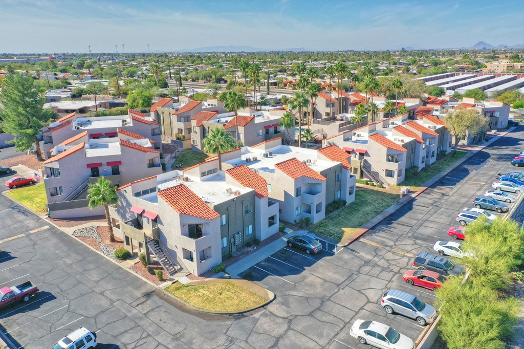 Community aerial view at Ten50 Apartments in Tucson AZ November 2020 (11)
