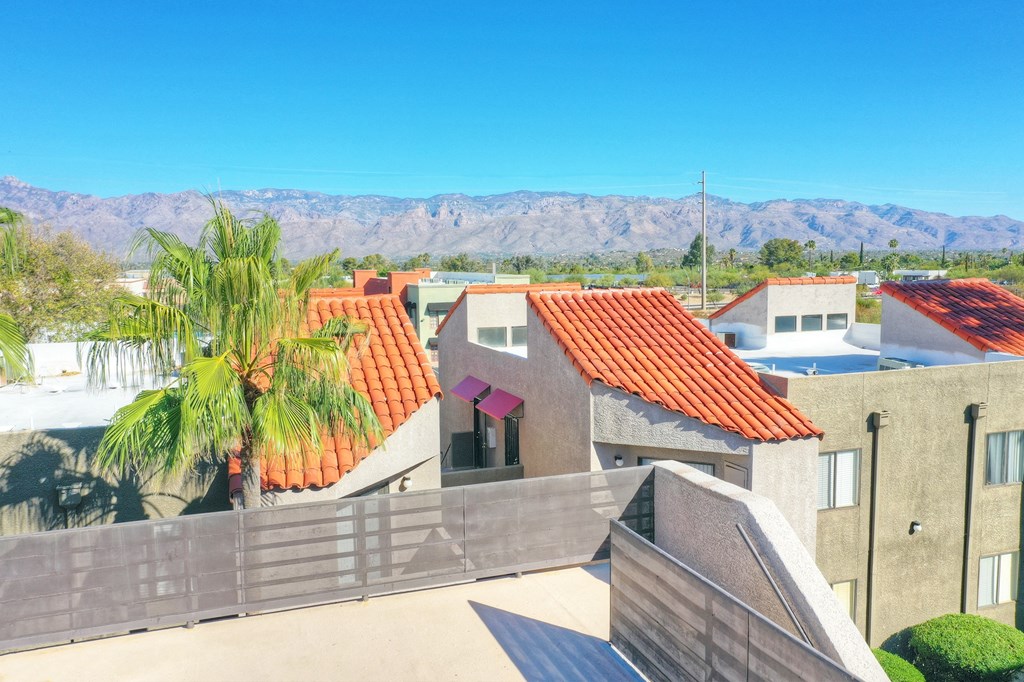Community aerial view at Ten50 Apartments in Tucson AZ November 2020 (4)