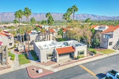 Community aerial view at Ten50 Apartments in Tucson AZ November 2020 (7)