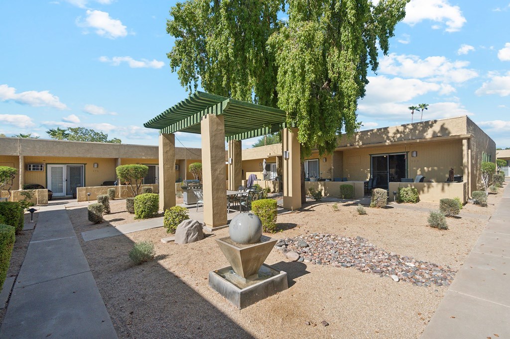 Courtyard at SunVilla Apartments in Mesa Arizona