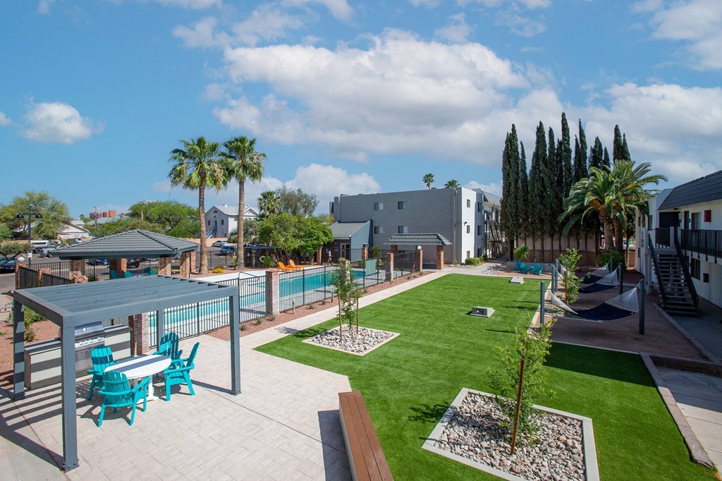 Courtyard at The Link at 4th Ave Apartments
