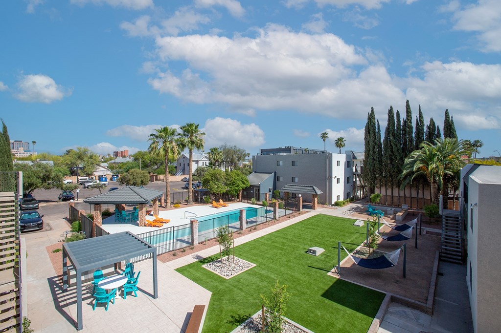 Courtyard at The Link at 4th Ave Apartments