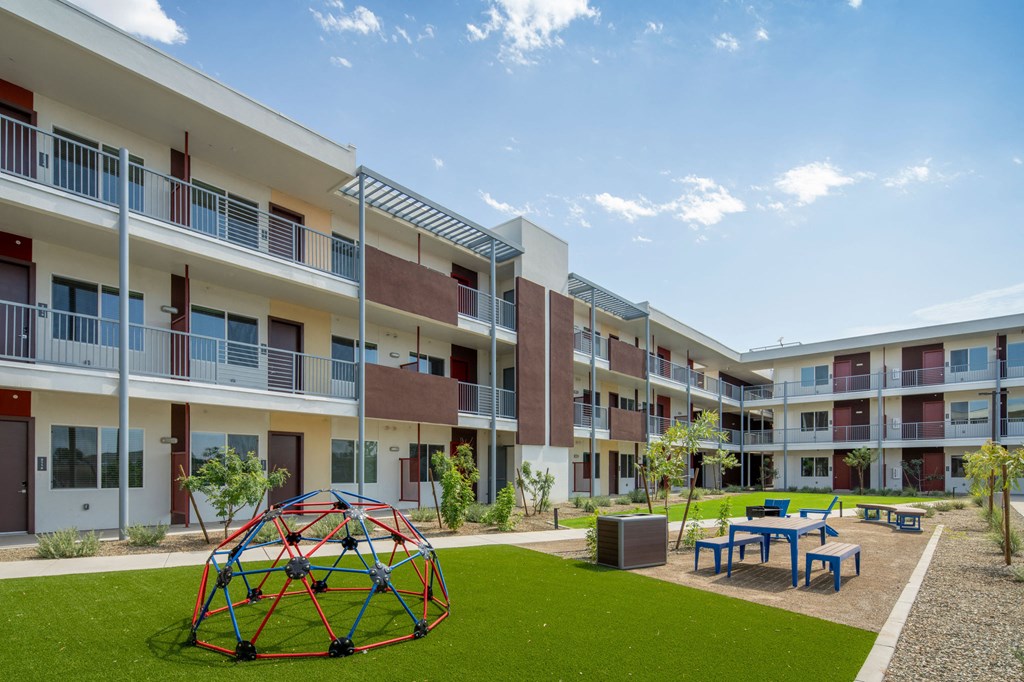 Courtyard of Streamliner 67th in Phoenix Arizona