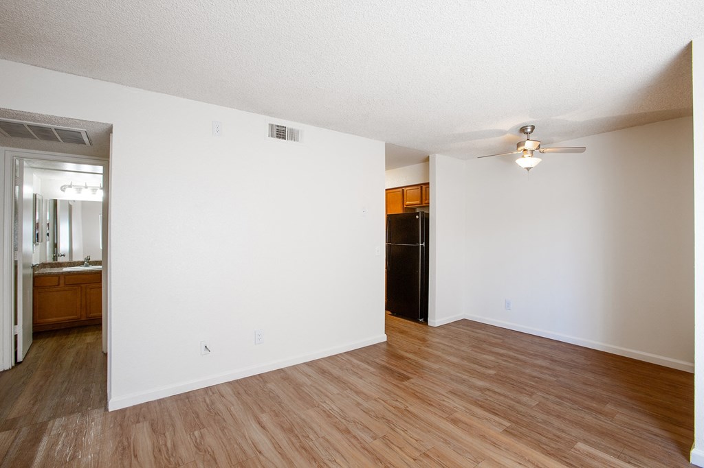 Dining Area at Nine90 Apartments in Tucson Arizona