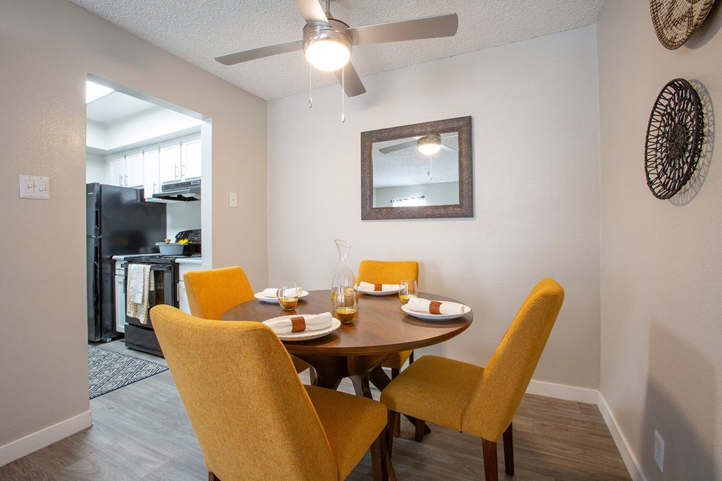Dining Area at Norte Villas in Albuquerque New Mexico