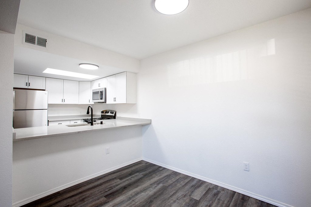 Dining Area at The Grove at Tramway Apartments in Albuquerque New Mexico