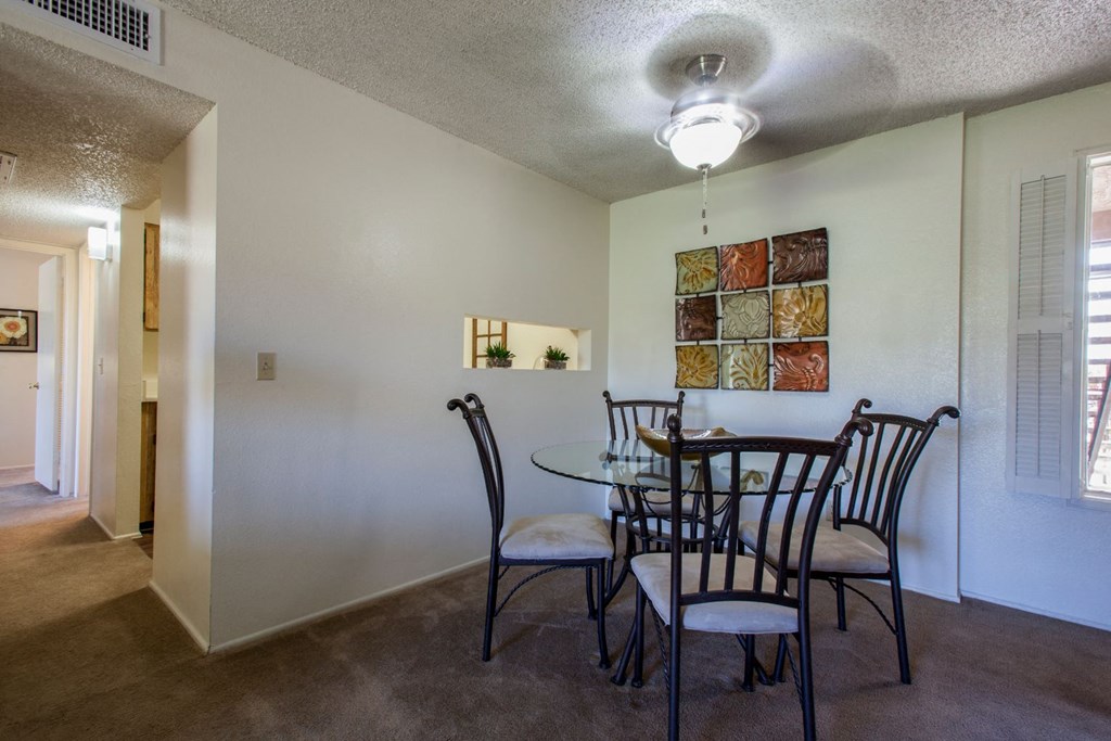Dining area at Sunrise Ridge Apartments in Tucson AZ