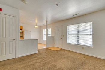 Dining Area & Living Room at Hillside Creek Apartments in Prescott, AZ - Photo Gallery 4