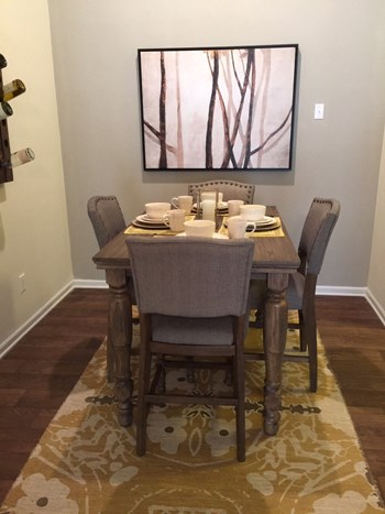 Dinning Area at Centennial Crossing at Lenox Gate in Goodletteville Tennessee - Photo Gallery 6