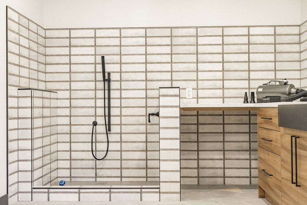 Dog Grooming Area at Haven Arrowhead Apartments in Glendale