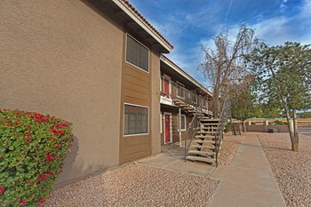 Exterior And Landscaping at Williams at Gateway in Gilbert AZ - Photo Gallery 19