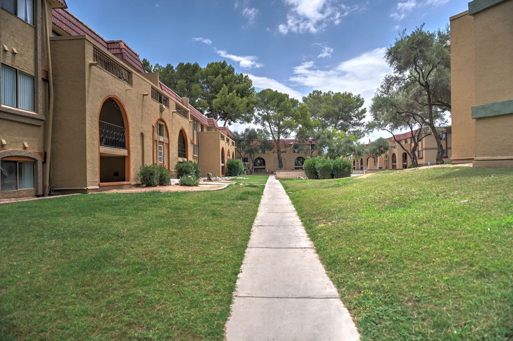 Exterior & Landscaping at The View At Catalina Apartments in Tucson, AZ