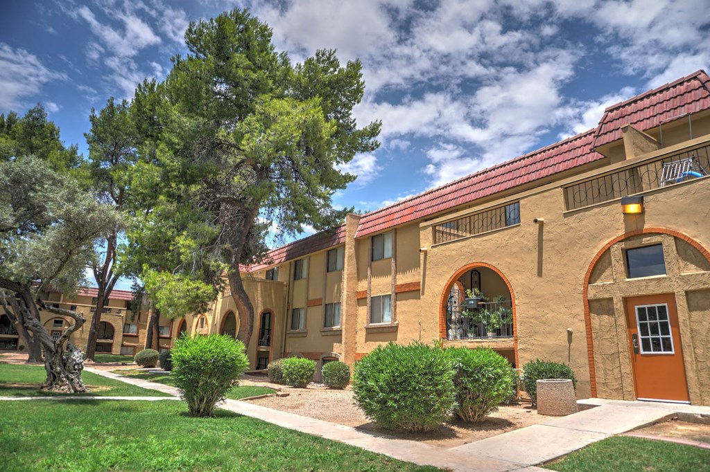 Exterior & Landscaping at The View At Catalina Apartments in Tucson, AZ
